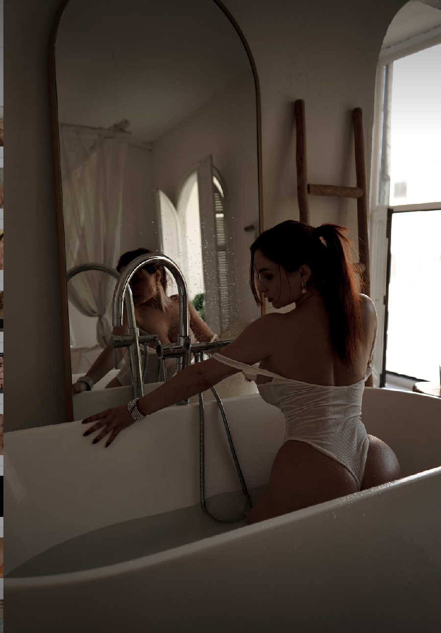 A playful frame from Miranda Faith nude — online in Dammam