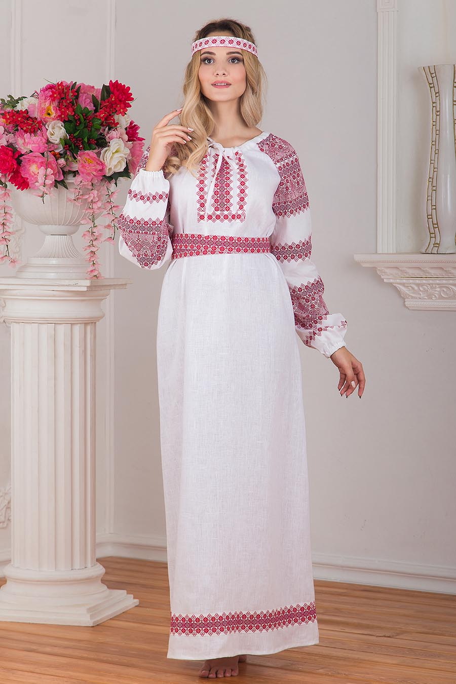 Women in Slavic costumes in Dammam