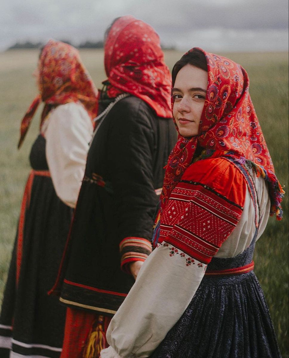 Women in Slavic costumes in Dammam
