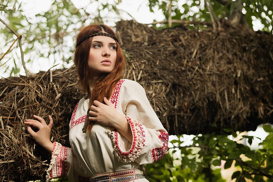 Women in Slavic costumes in Dammam