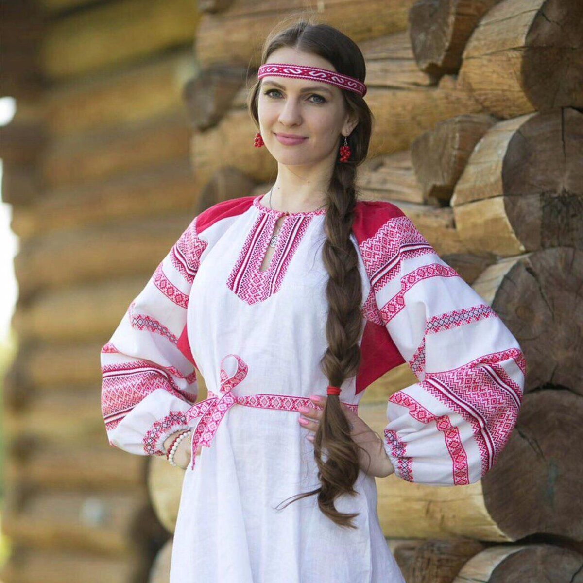 Girls in Slavic costumes brings the glow — live moments in Dammam