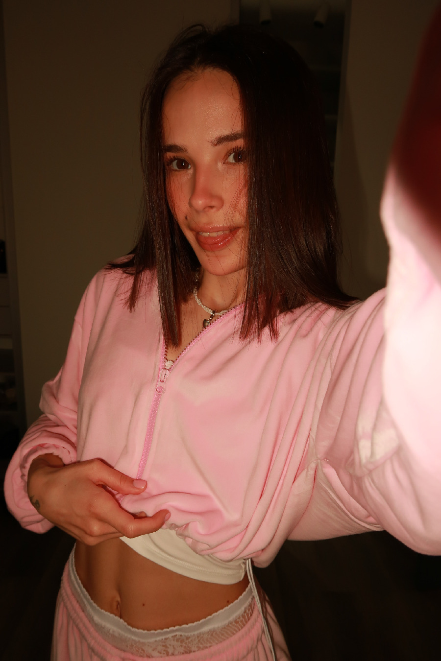 Tina brings the glow — live moments in Dammam